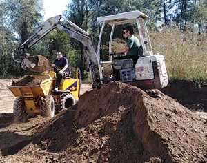 Minibagger und Dumper gemeinsam