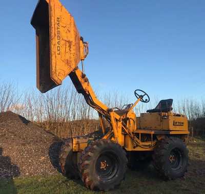 Hochladerdumper für Erde und Muldenbeladung